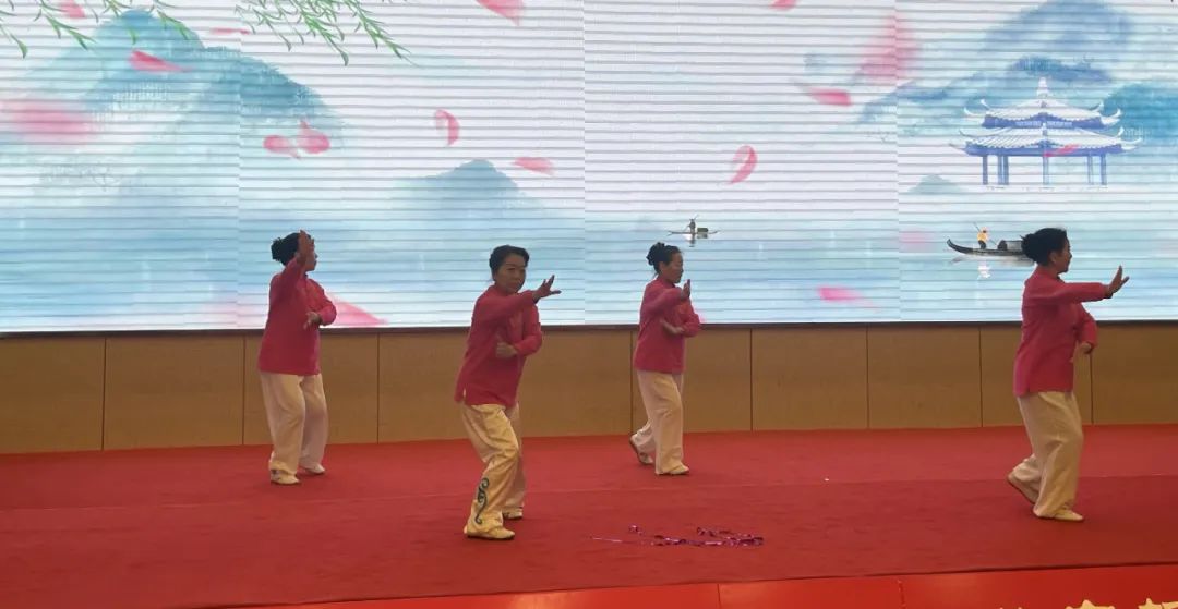 �����񡢸���ҡ���һ���������ݽ���������