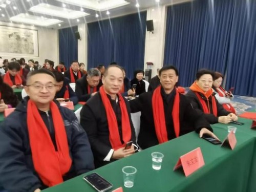 出席庆典活动的各分会部分领导成员合影
